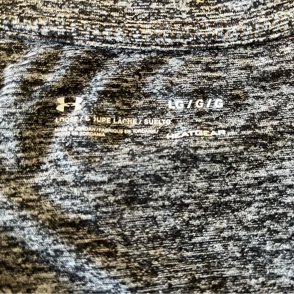 Set of four Women’s Under Armour Heat Gear V-Neck T-Shirts - Picture 2 of 7